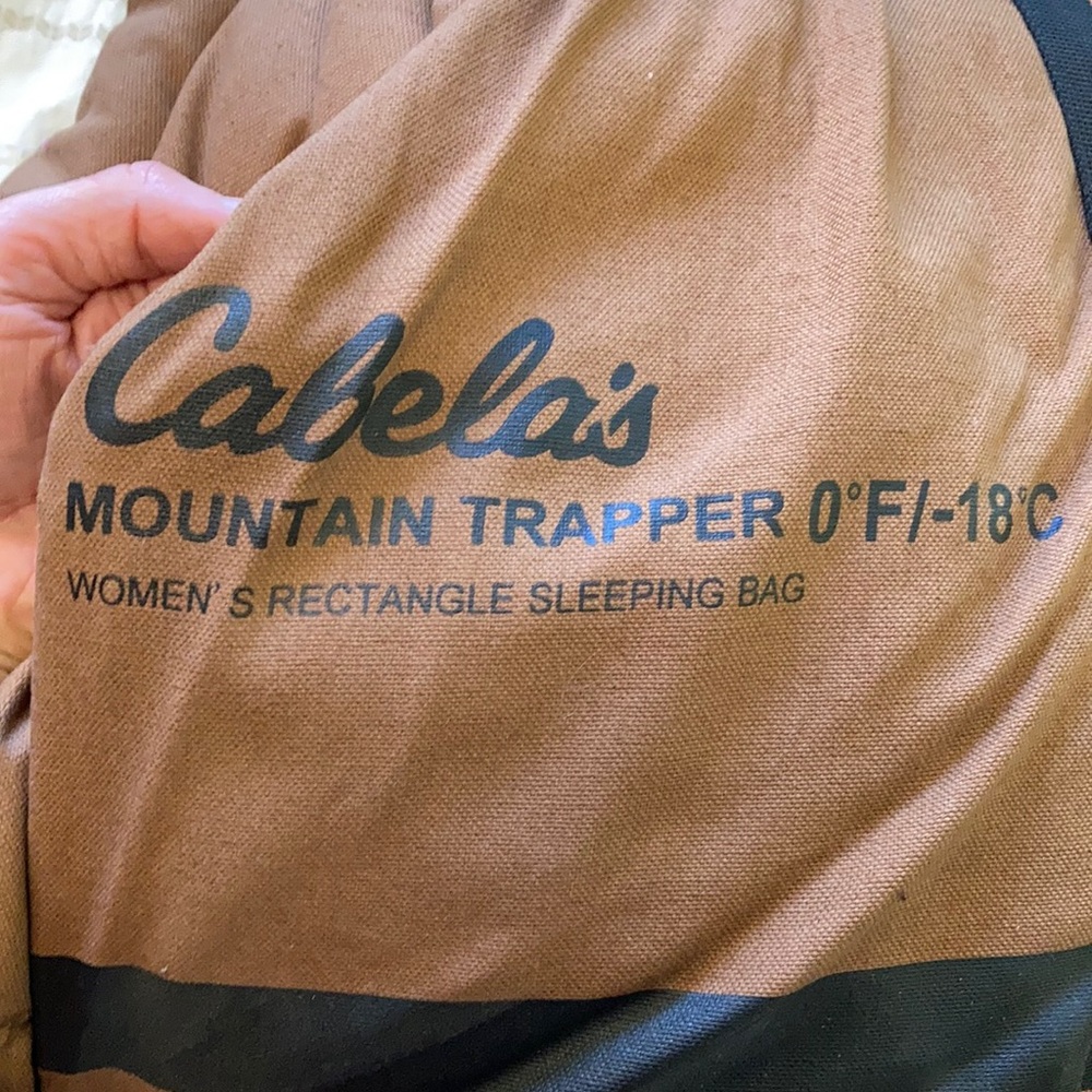 Cabela’s Mountain Trapper Pink Flannel Plaid Women’s Insulated 0°F Sleeping Bag